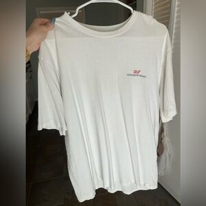 White short sleeve Vineyard Vines logo shirt